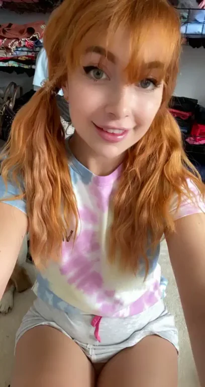🔥 Peek Under My Skirt: Tight Innie Pussy Tease 😈