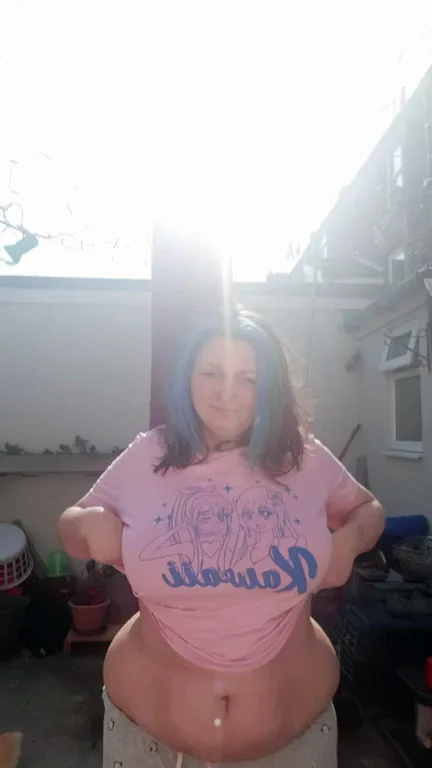 Early Morning BBW Titty Drop for Nosy Neighbors 😈💦