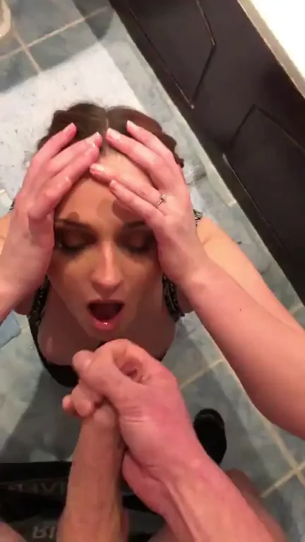 GF Guzzles a Thick Cum Load 💦😈