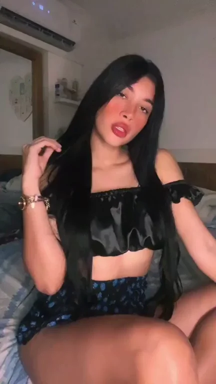Amateur Latina's Hungry Butt Debut: Big Tits Tease to Anal Craving