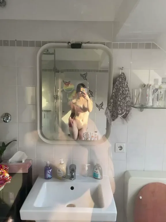 Shower Time: Lather Up My Juicy Peaches? 🍑🚿💦