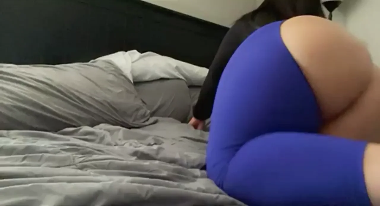 Thick Latina Bubble Butt Begs for Creampie Pounding