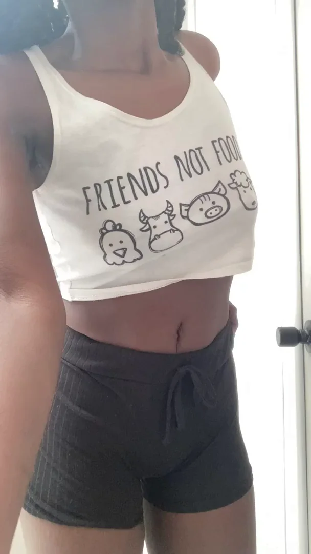 Thick Vegan Ebony Babe Teases Her Phat Bubble Butt 🍑💦 Would You Fuck?