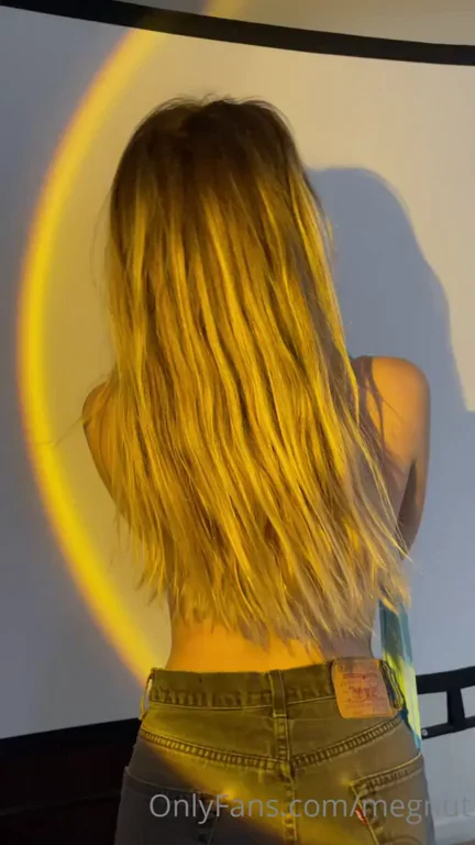 M3gnutt's Slick Oily Curves & Massive Tits Glow-Up 🔥💦