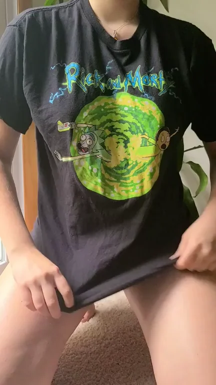 Upvote for a surprise in your dms!?