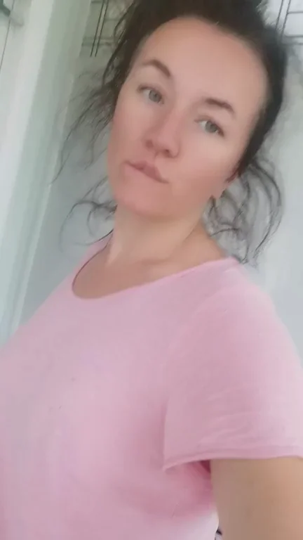 This mama woke up very horny 😈