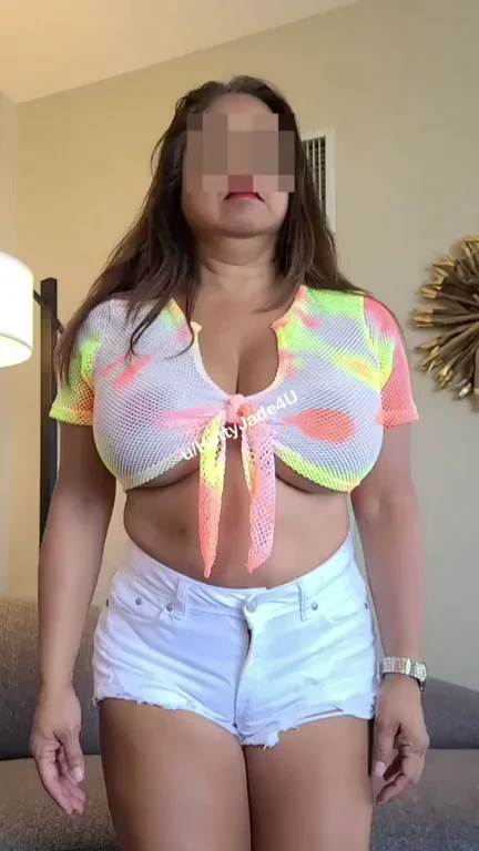 Jiggling Massive Titties in Tie-Dye 😍🍈🍈