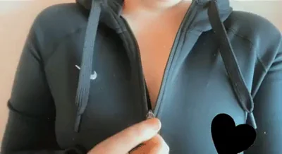 Tease Queen Zipper Drop: Hoodie Hooters Begging for Your Bite