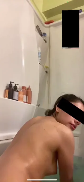 My whore of a girlfriend was taking a bath and wanted to show off her ass over ft