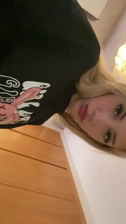 POV: i'm about to sit on your face