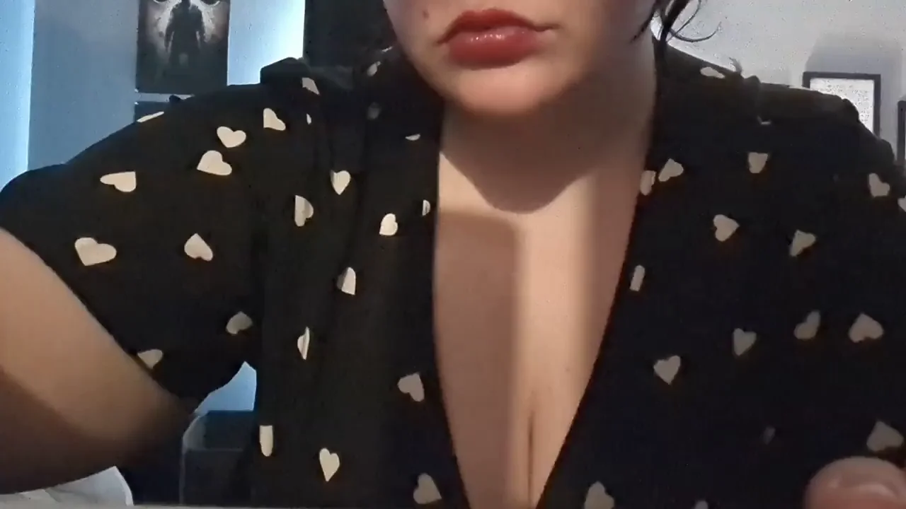 [OC] The lil chub roll between my bra and jeans is so cute 🥹