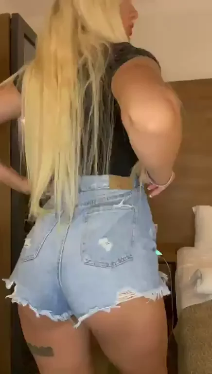 just love how this hotpants looks on my ass?