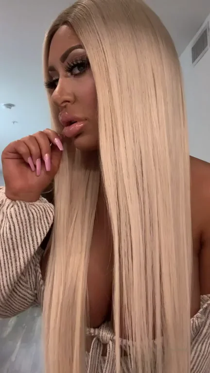 Brandi Bae's Massive Tits Tease in TikTok Slutwear 🔥🍒
