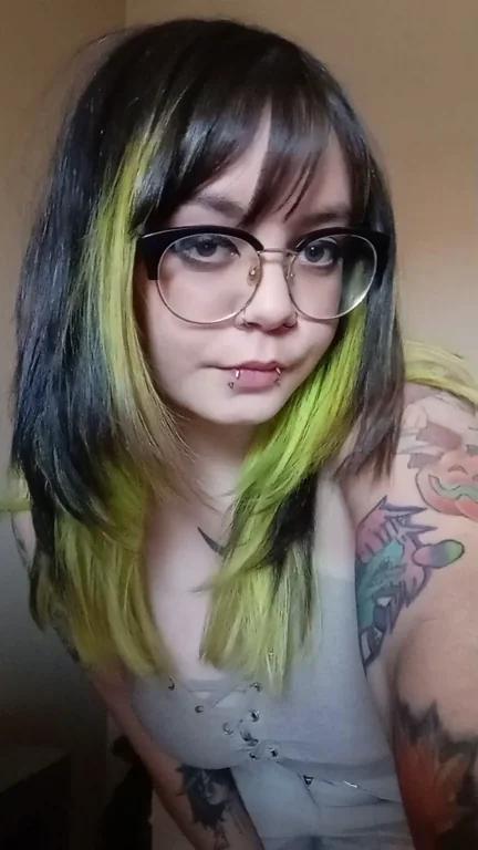Alt Goth Babe's Saggy Tits Bounce & Jiggle Tease