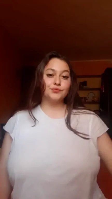 Anyone a fan of saggy milf titties?