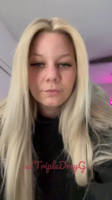 Blonde Bombshell's Massive Titty Drop Surprise 😈🍈🍈