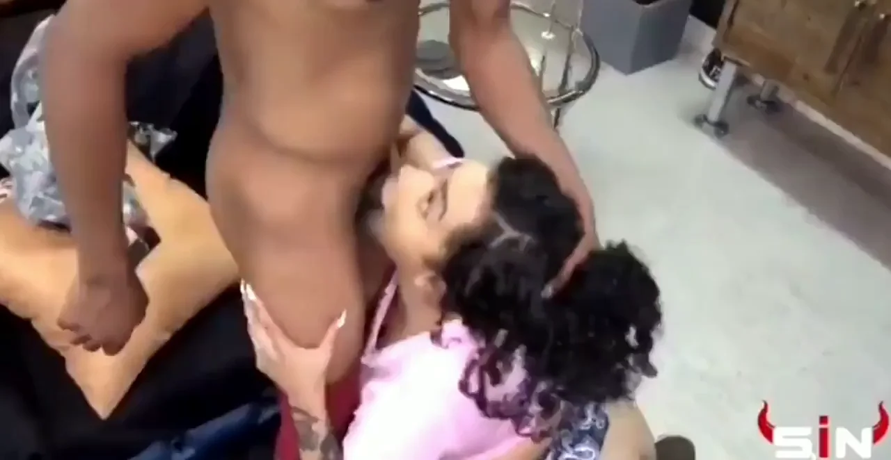 Throat Queen: Deepthroat Devourer in Pink
