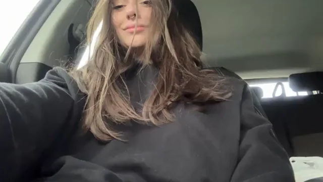 Wyd first, eat me out or just skip to us fucking? [reveal]