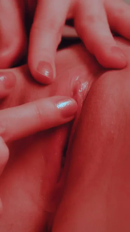 Ivi Rein's Dripping Pussy Moans 👅💦