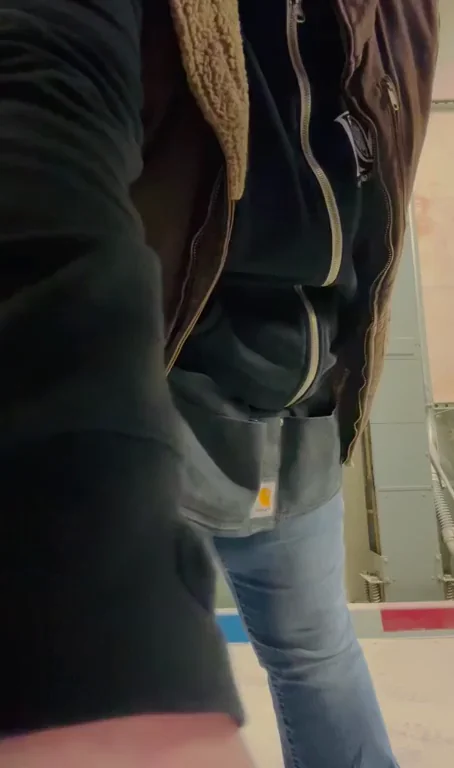Happy Friday Office Slut 💦 Jeans Unzipped, Pussy Out at Work! 😈