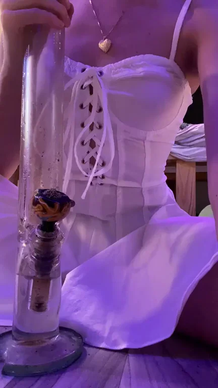 Bong-Sucking Slut in Lacy White Corset Teases Her Thirsty Pussy Playdate