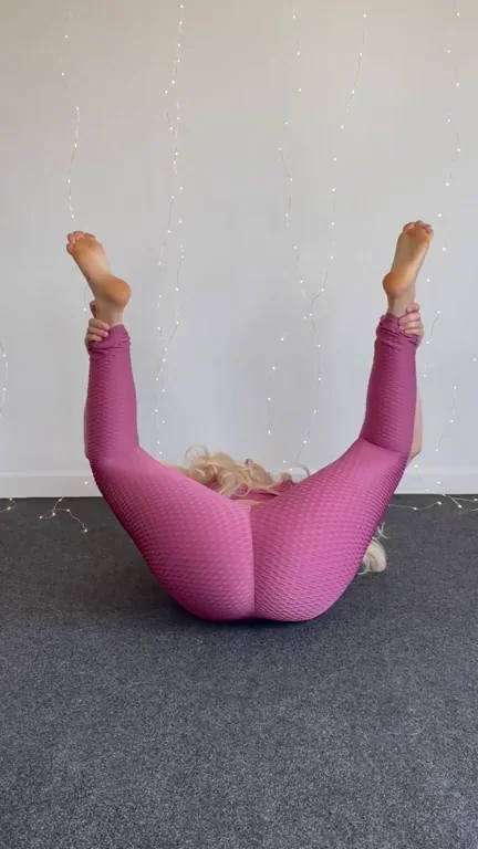 🍑 Petite Tease: Imagine Me Piledriver Ass Up Behind You, Rip Off My Leggings? 😈
