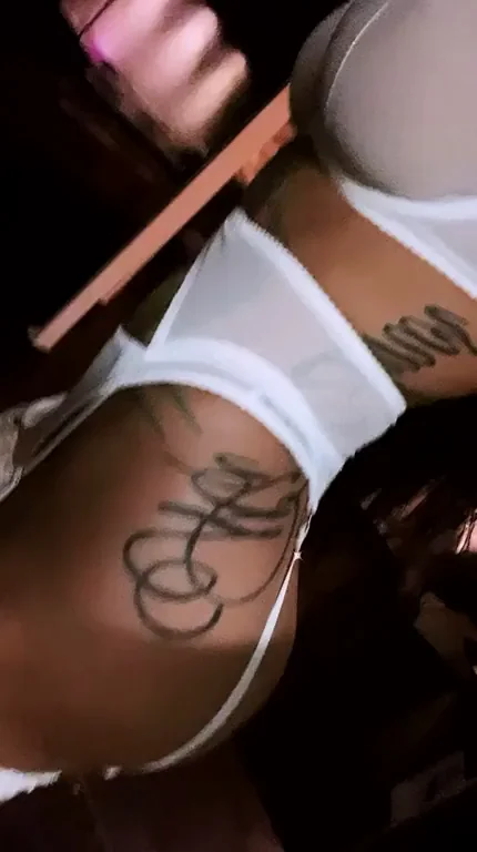 Wanna Spank This Tattooed Skinny Booty? 🍑🔥