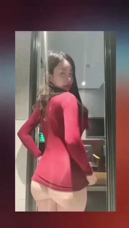 Korean Booty Tease in Red 😍🍑🔥
