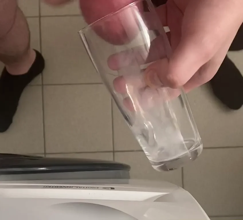 Fill cum on my moms Shampoo