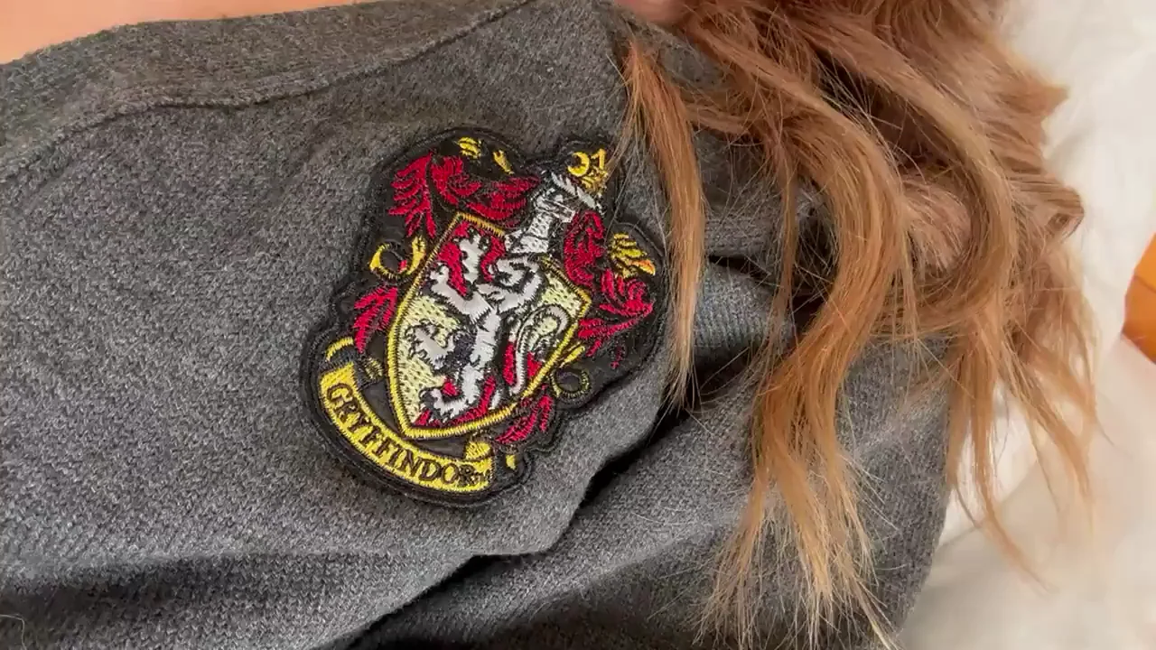 20 Points to Slytherin for Sliding into My Wet Chamber of Secrets 👆🔥💦