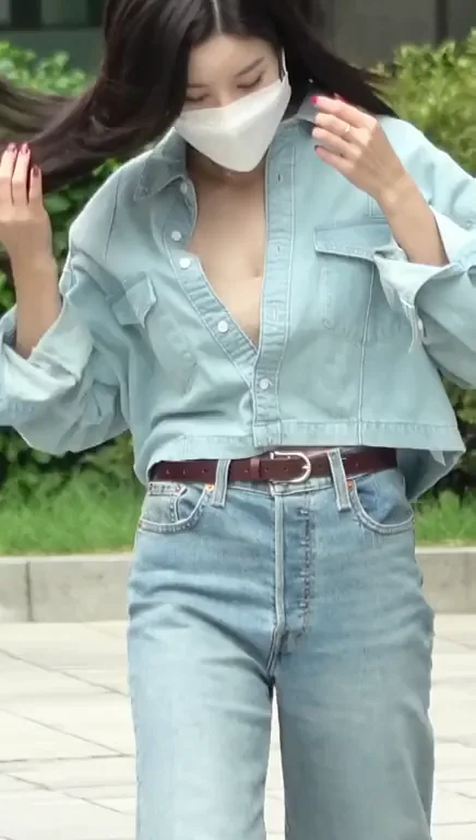 Kwon Eunbi bouncing