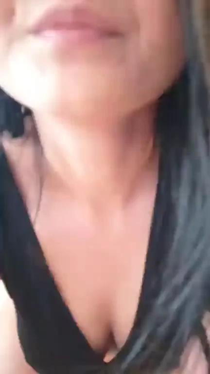 Morning Tease: Wanna Wake Up to My Tits Every Day? 😈🍑