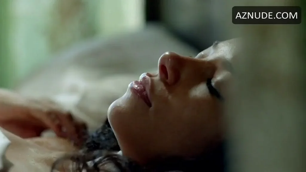 🔥 Hannah New & Jessica Parker Kennedy's Steamy Lesbian Tease in Black Sails 💦👅