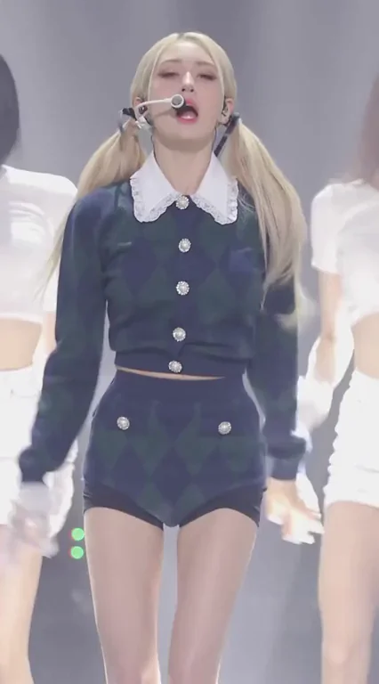 Jeon Somi’s Naughty Schoolgirl Twerk 💋🔥