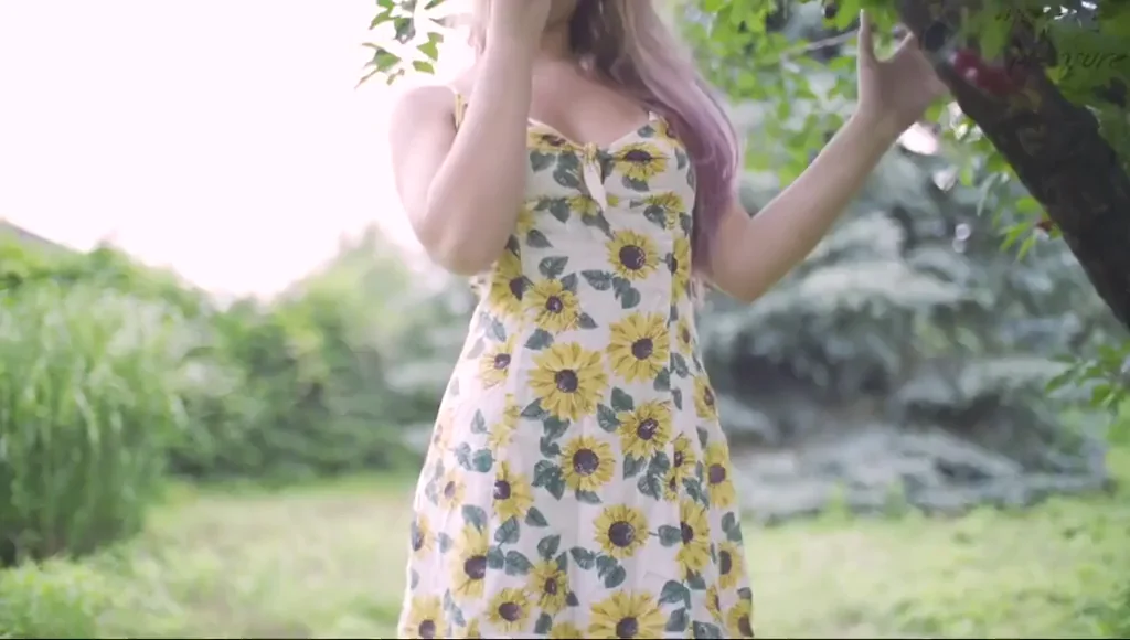 🌸 Teen Slut's Outdoor Creampie in Floral Summer Dress 💦🌿