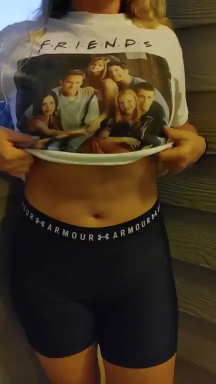 Happily Flashing My Perky Titties! 😘👯‍♀️