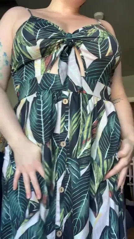 Catch my thick thighs?
