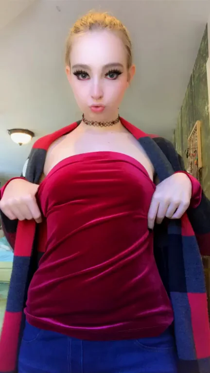 Blonde Babe's Shocking Titty Pop Surprise 😲🍒💦