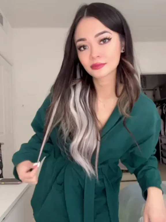 Pale Asian Babe Begs for Cum Color 😏💦