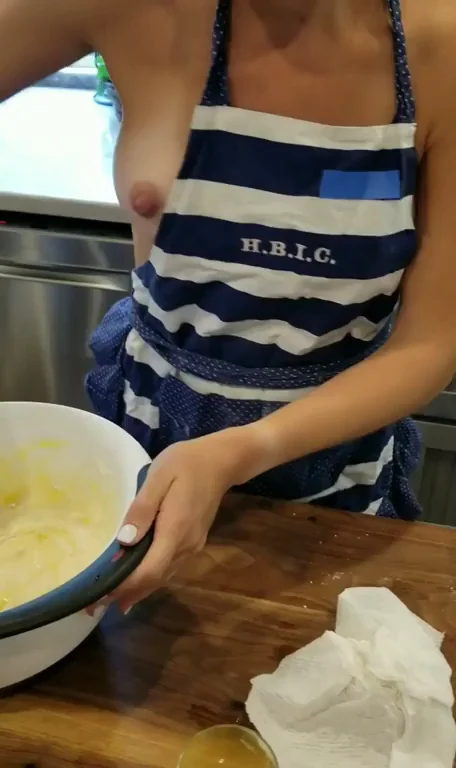 Stir it up. (F39)un with baking.