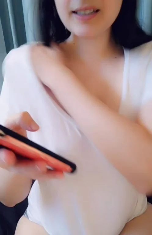 Love gripping with my pussy lips on the out stroke ?