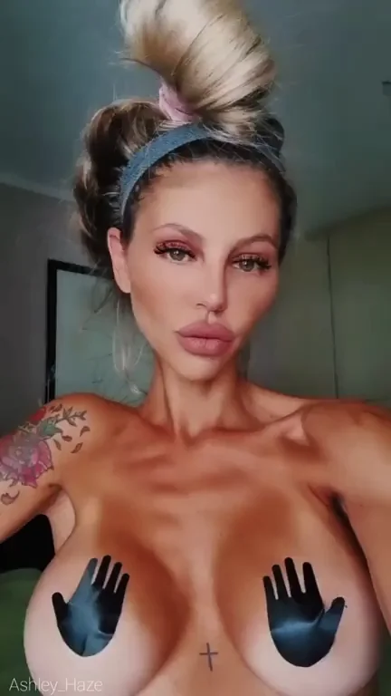 Boobtastic Weekend Tease with Massive Tits!