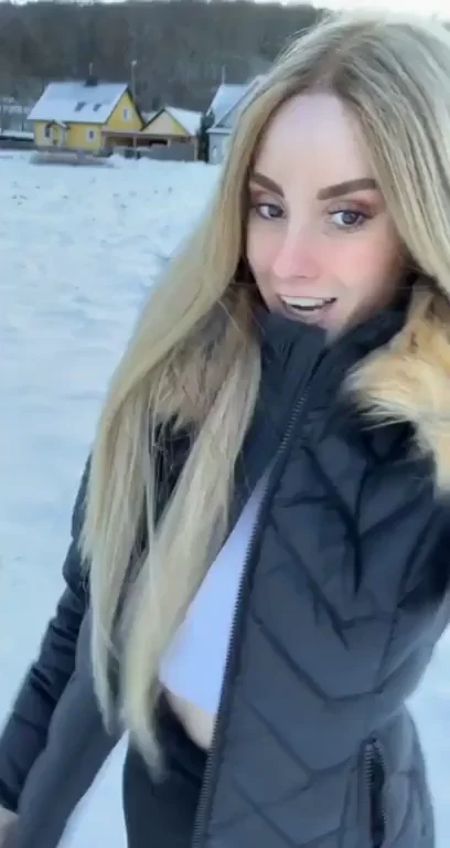 Norwegian Snow Bunny Teen Flashing Tits in Icy Habitat ❄️🍒