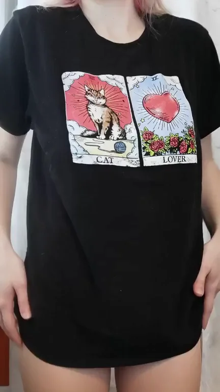 Cat Lovers Feast: Pink-Haired Slut Teases Her Dripping Pussy!