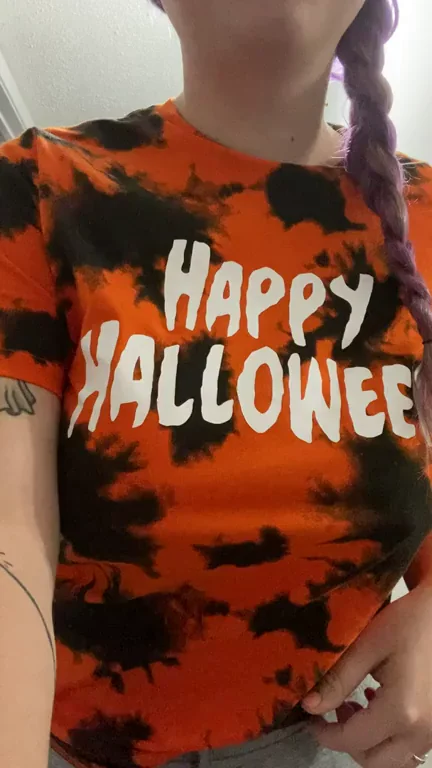 Are you ready for Halloween? Check out my spooky reveal ? (OC)