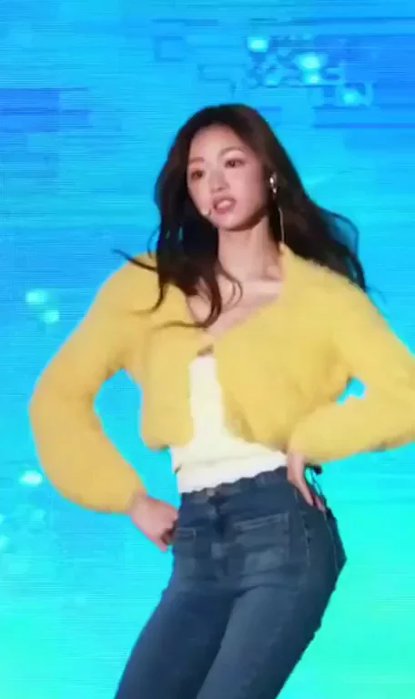 Yooa from Oh My Girl Teasing in Yellow Cardigan 😍💦