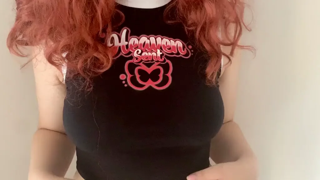 Heavenly Redhead Teen Lesbian's Epic Titty Drop 🔥🍒