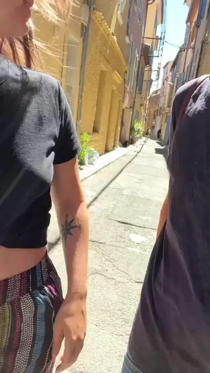 Love to let my tits take the sun in the streets