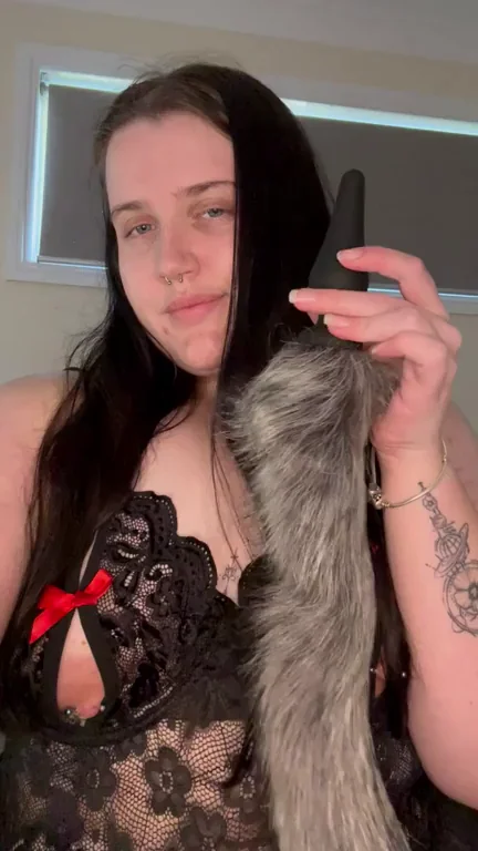 Where's This Fat Tail Plug Goin'? 🤭🍑