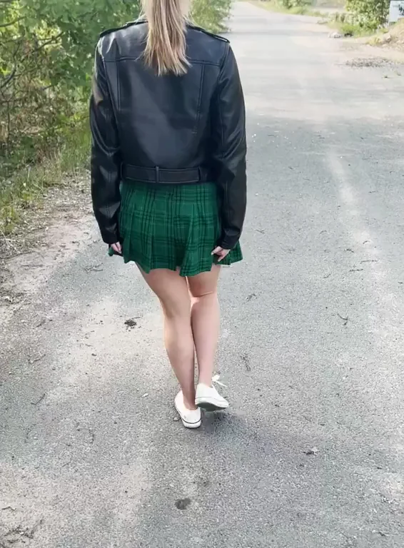 Slutwife's Naughty Secret Ass Tease on the Road 🤭🍑